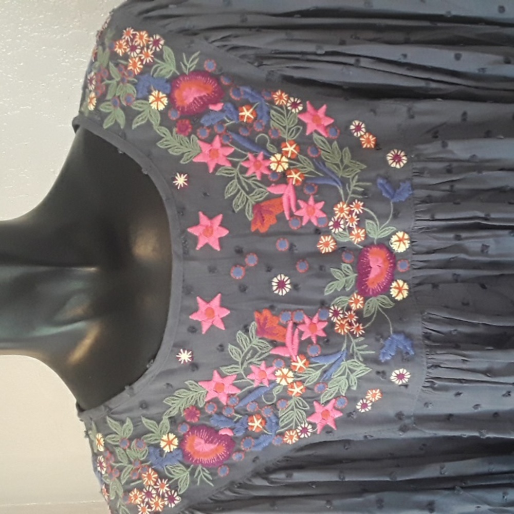 Solitaire size large embroidered peasant blouse 100% rayon - Picture 2 of 6